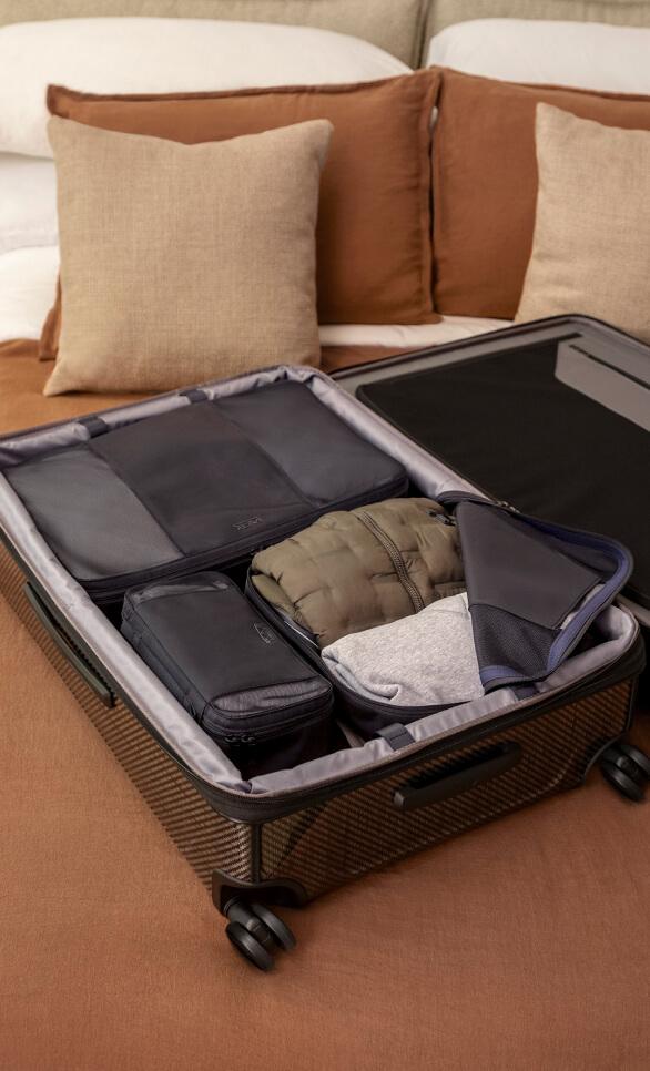 TUMI キャリーケース トートバッグ付き 希少色 オレンジ ナイロン レザー TUMI - 【新品/希少】TUMI ネームタグ オレンジ レザーの通販 by